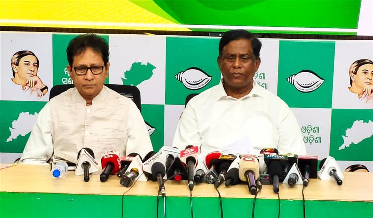 Bisforana:Innocent-farmers-are-being-victimized-by-the-honeymoon-between-the-government-and-the-miller