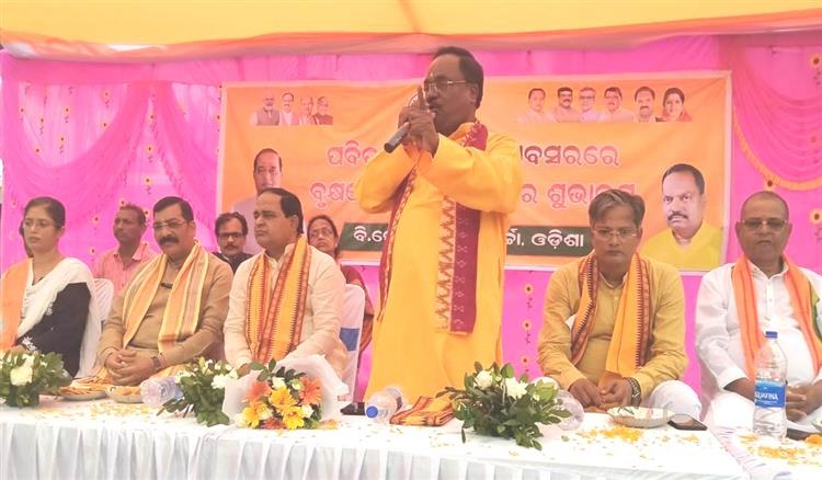 Bisforana:Massive-plantation-is-necessary-to-build-a-green-Odisha-Maheshwar-Sahu