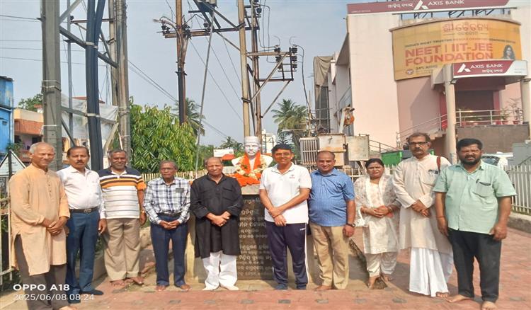 Bisforana:Tributes-paid-to-the-legendary-poet-on-Shraddhasav-a-unique-blend-of-love-and-devotion