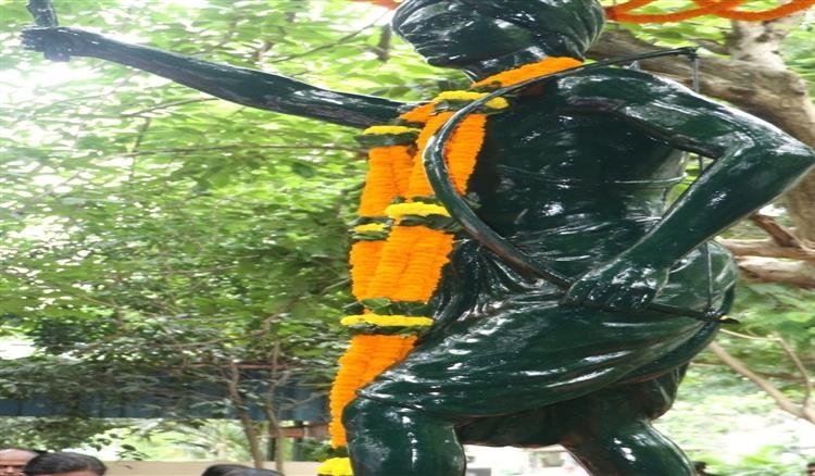 Bisforana:Tributes-to-martyr-Birsa-Munda-on-the-occasion-of-Shraddha-Diwas