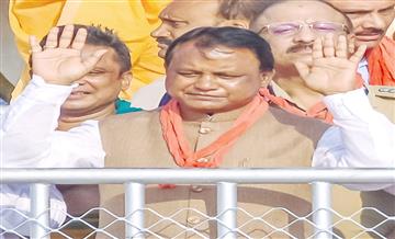 Bisforana:ABPMJAY-GJAY-card-distribution-crosses-1-crore