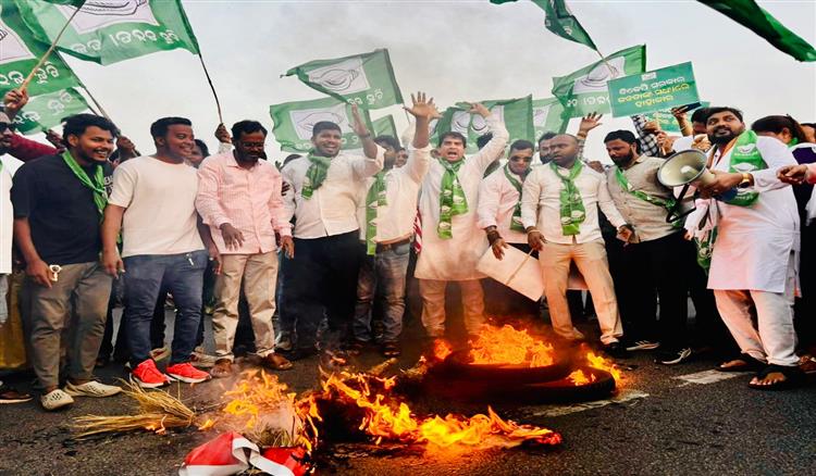 Bisforana:BJD-protests-strongly-against-the-abnormal-increase-in-the-price-of-petrol-and-diesel