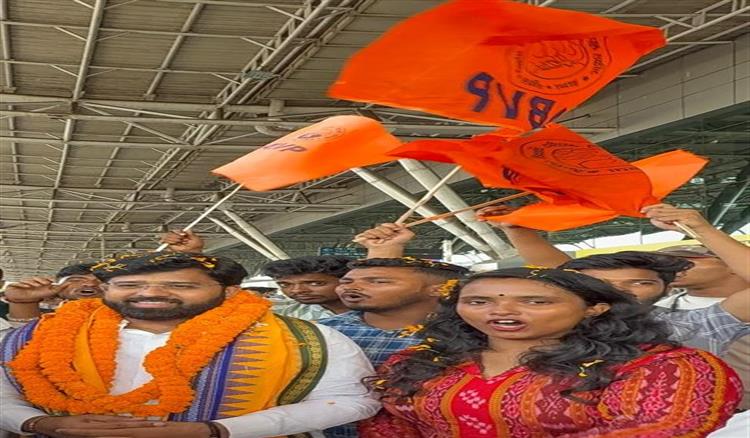 Bisforana:Baba-Lingarajs-sacred-soil-reached-by-ABVP-in-temple-town-of-Bhubaneswar-National-General-Secertery-Dr-ब्रिंद्र-सिंह-सोलांकी