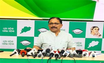 Bisforana:Bargarh-Dhanu-Yatra-welcome-gate-collapse-incident-Mohan-Sarkar-should-investigate-the-allegations-of-financial-irregularities-raised-by-MP-Pradeep-Purohit-BJD