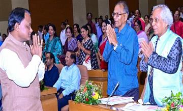 Bisforana:Chief-Minister-interacts-with-National-Award-winners-intellectuals-and-volunteers