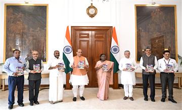 Bisforana:President-receives-first-copy-of-second-part-of-books-Wings-to-Our-Hopes-and-Ashaon-Ki-Udaan