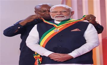 Bisforana:Prime-Minister-receives-Ghanas-national-award