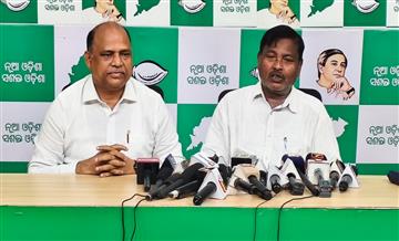 Bisforana:Suicide-of-a-Dalit-youth-at-the-Kendrapara-District-Magistrates-office-An-innocent-life-lost-due-to-the-governments-extreme-negligence-BJD