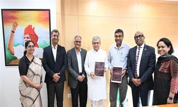 Bisforana:Union-Minister-Shri-Ashwini-Baishnab-holds-high-level-meeting-with-industry-on-restructuring-of-AI-curriculum