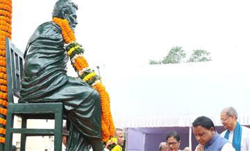 Bisforana:Utkalamani-Pandit-Gopabandhus-Shraddha-Divas-celebrated-at-the-Assembly-premises